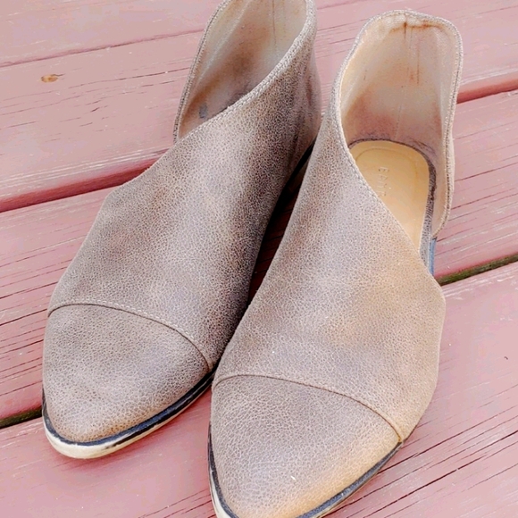 Side cut pointed flats - Picture 1 of 3